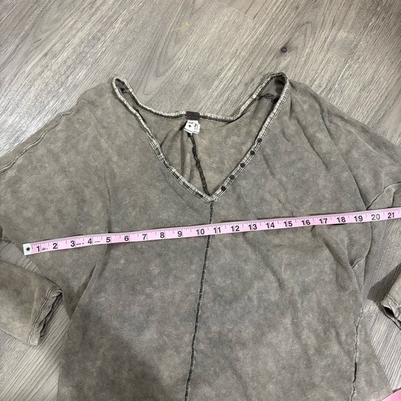 We The Free Olive Asymmetrical Blouse - Picture 9 of 12